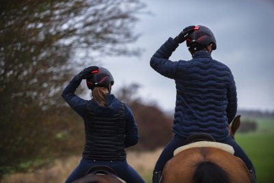 Zoom bild av uvex-exxential-led